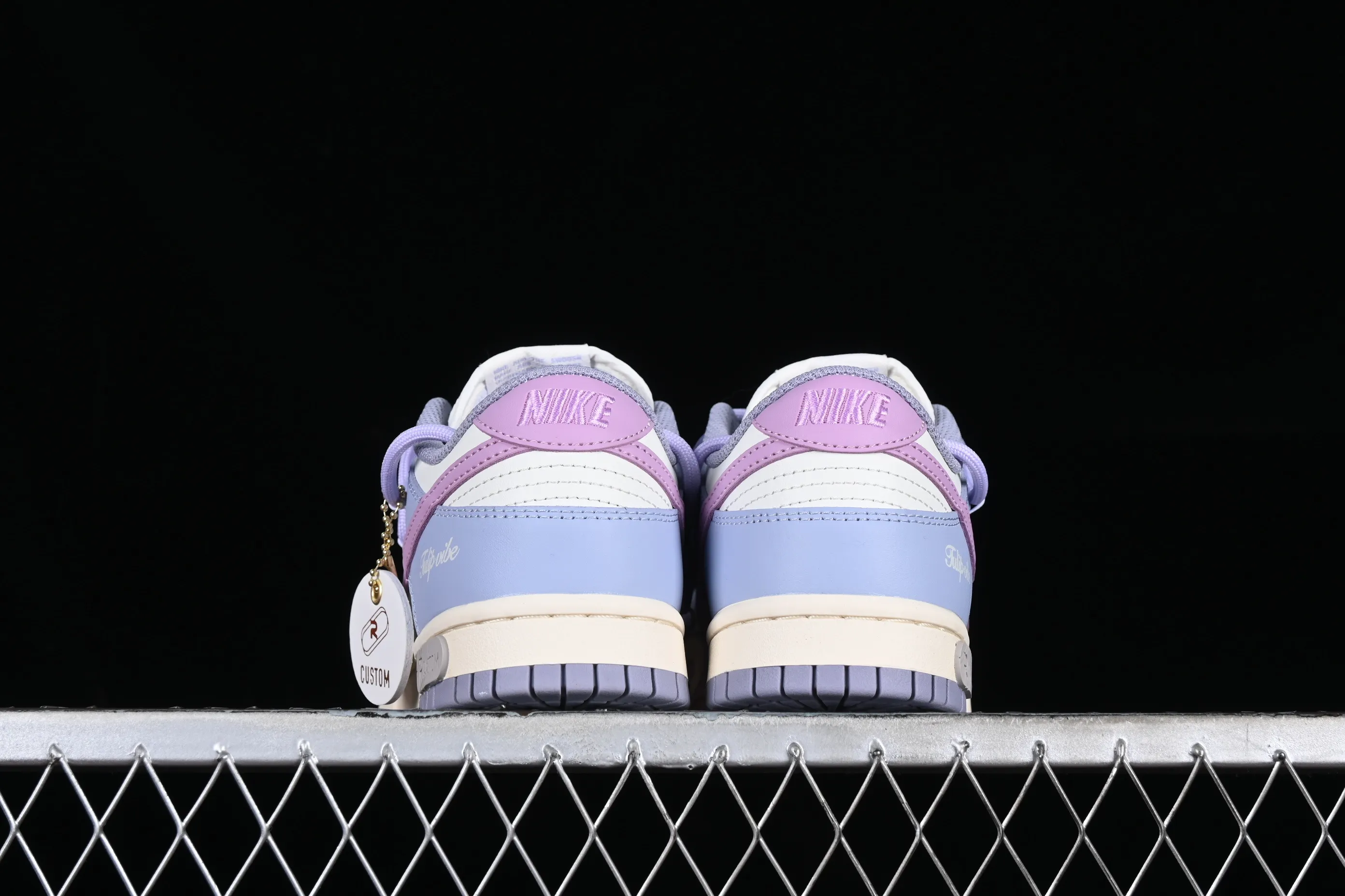 All Categories Nk SB Dunk Series Nk SB Dunk Low Low-top sneakers Nk Dunk Low "RISK" Fantasy French Tulip Love Buckle SB strap low-top casual sneakers DD1503-500